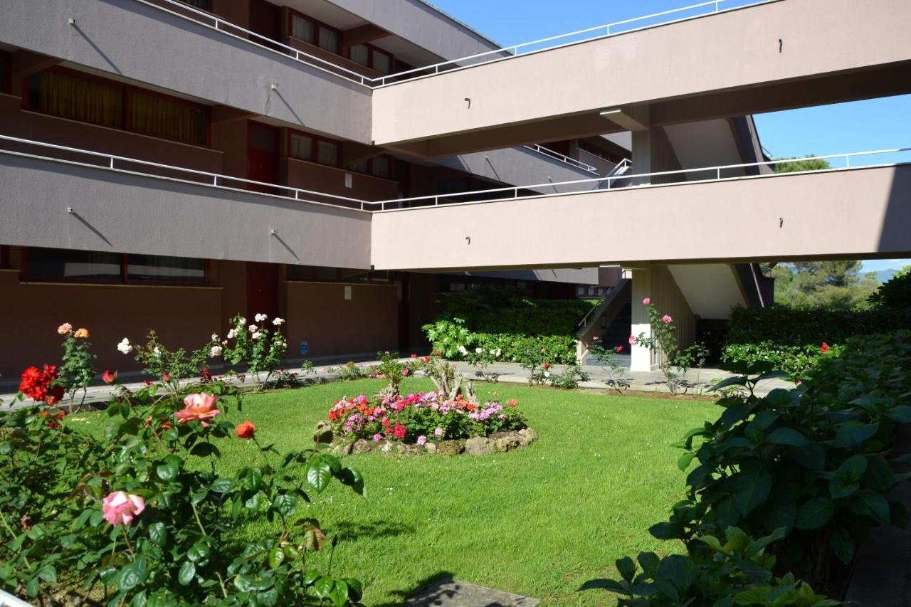 Apartments Via Dei Platani Marina Di Bibbona Exterior foto